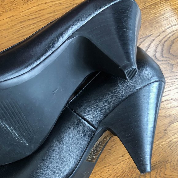 Very Volatile Womens Size 7 Pump Platform Heels Shoes - Picture 6 of 6